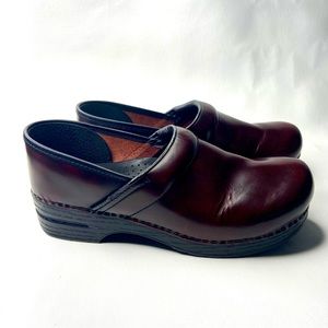 Dansko Clogs Women’s Size 43